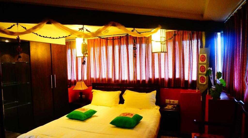 Lijiang Wangjia Courtyard Inn Phòng bức ảnh